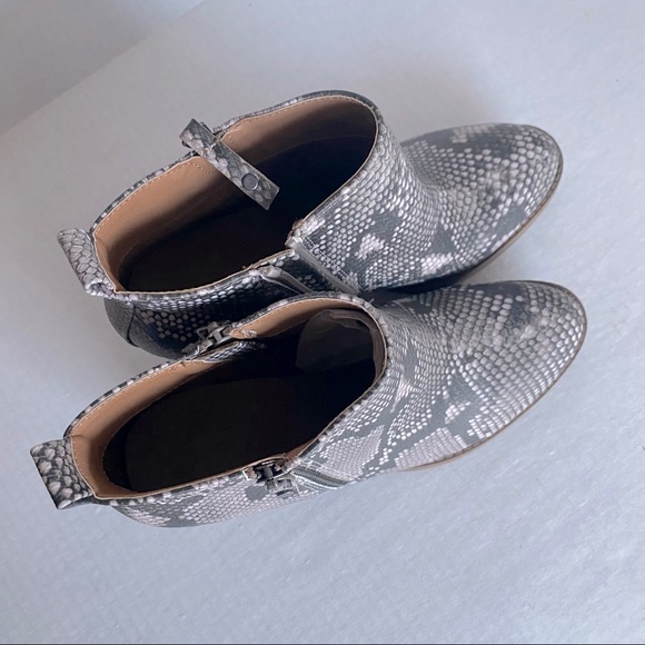 Faux Leather Double Zip Gray Snakeskin Bootie - Picture 5 of 8